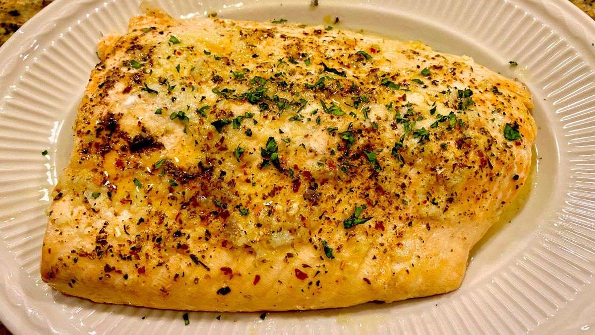 Easy Baked Salmon in Foil with Garlic & Herbs