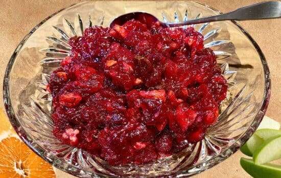 Easy and Delicious Homemade Cranberry Sauce